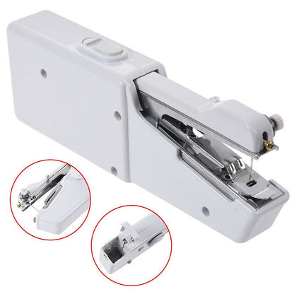 Mini máquina de costura portátil branca com detalhes metálicos e compartimento para pilhas