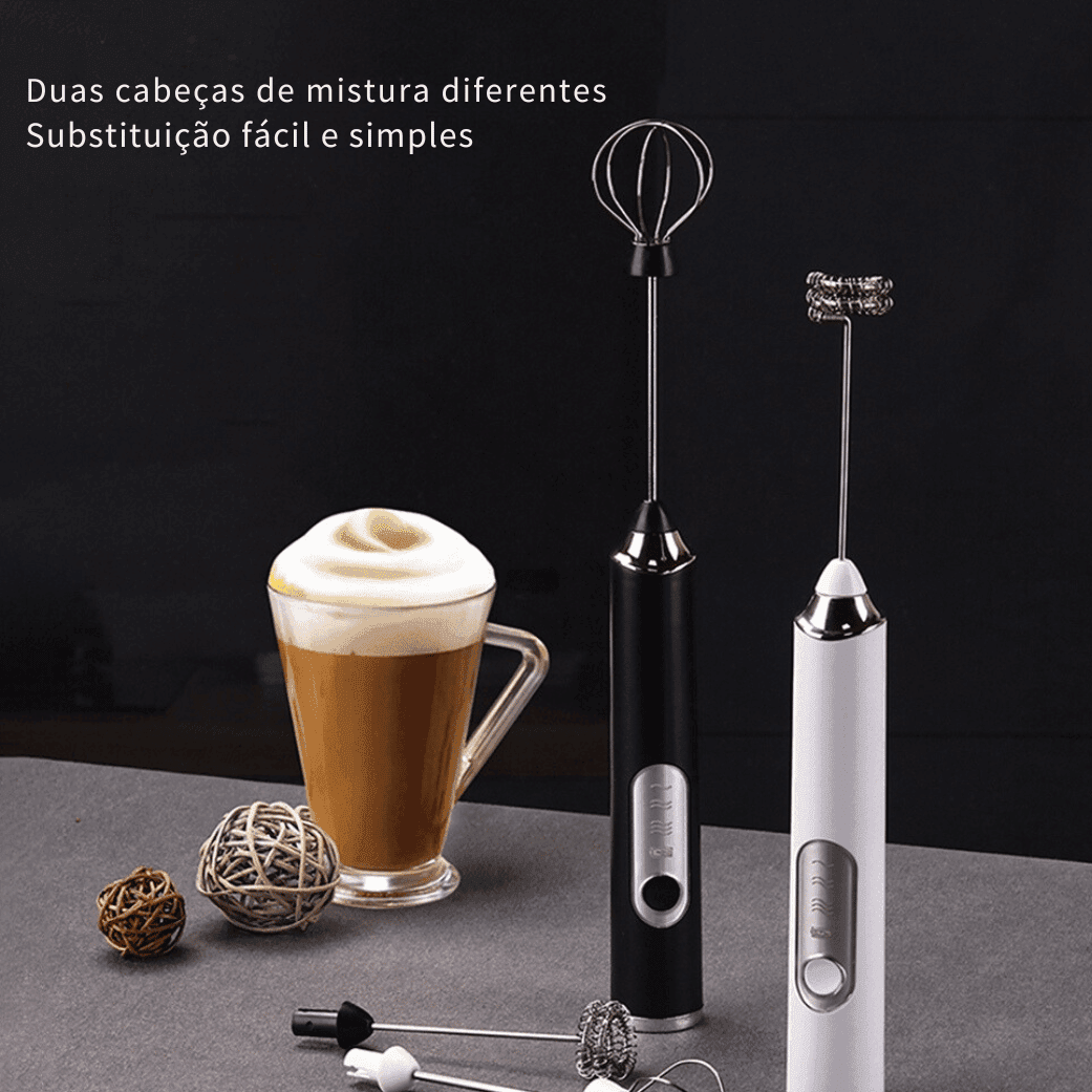 Mixer elétrico recarregável com duas cabeças de mistura, latte com espuma e decoração em fundo escuro