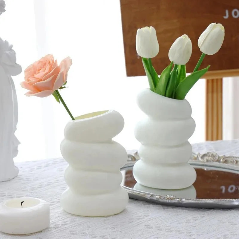 Vaso Decorativo Branco com Design Espiral