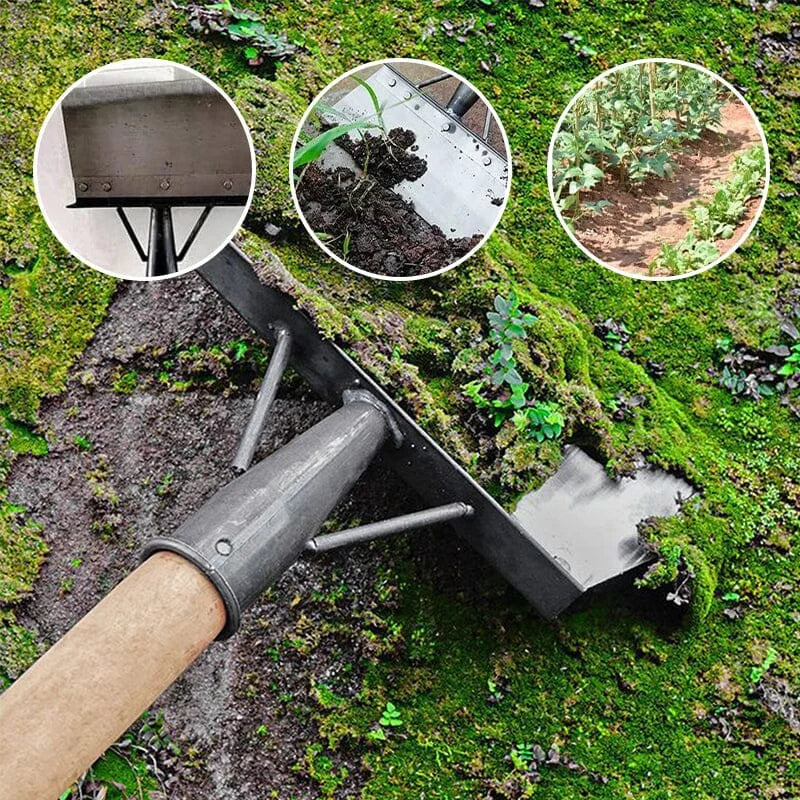 Raspador de jardim com cabo de madeira removendo musgo de solo úmido para cultivo e plantação