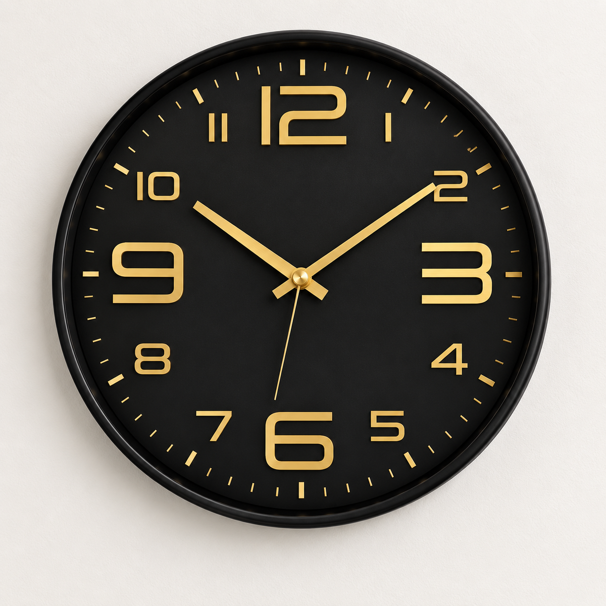 Relógio de parede 30 cm Aurum preto com dourado em fundo claro